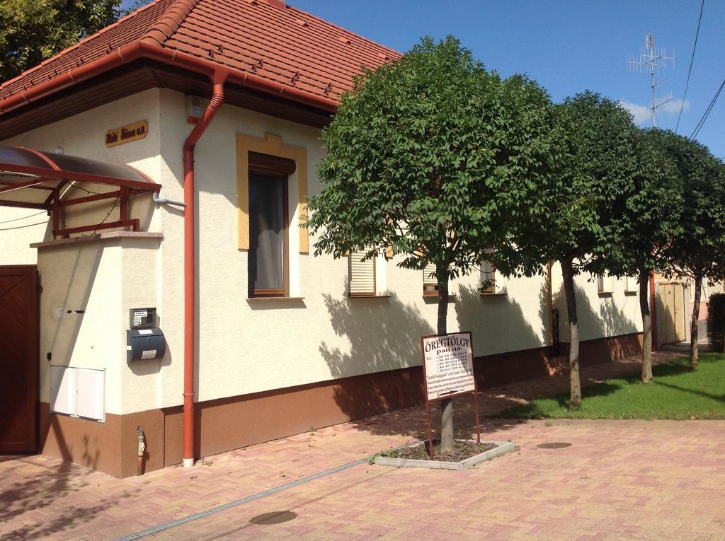 Oeregtoelgy Panzio Csongrád Exterior foto